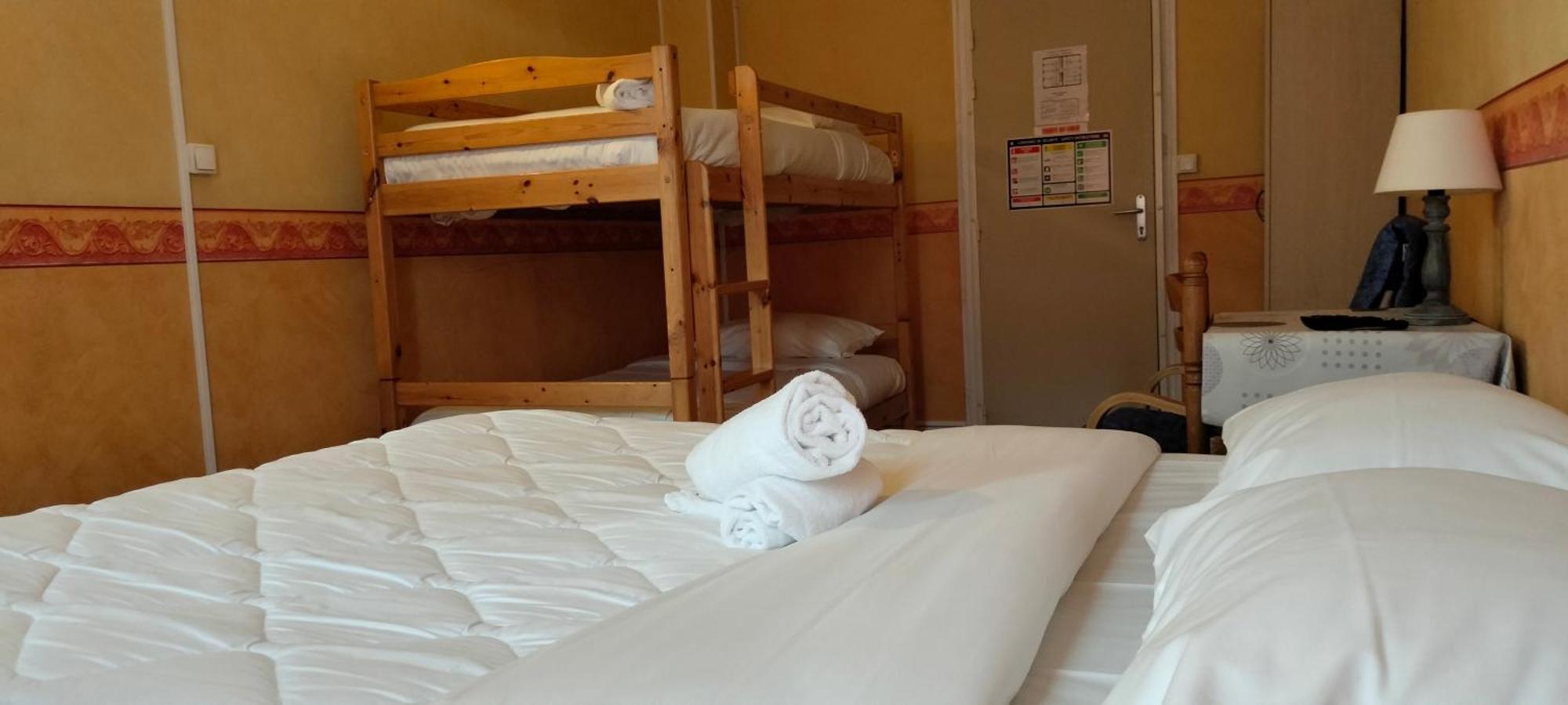 La Caravelle Hotel Riom Room photo
