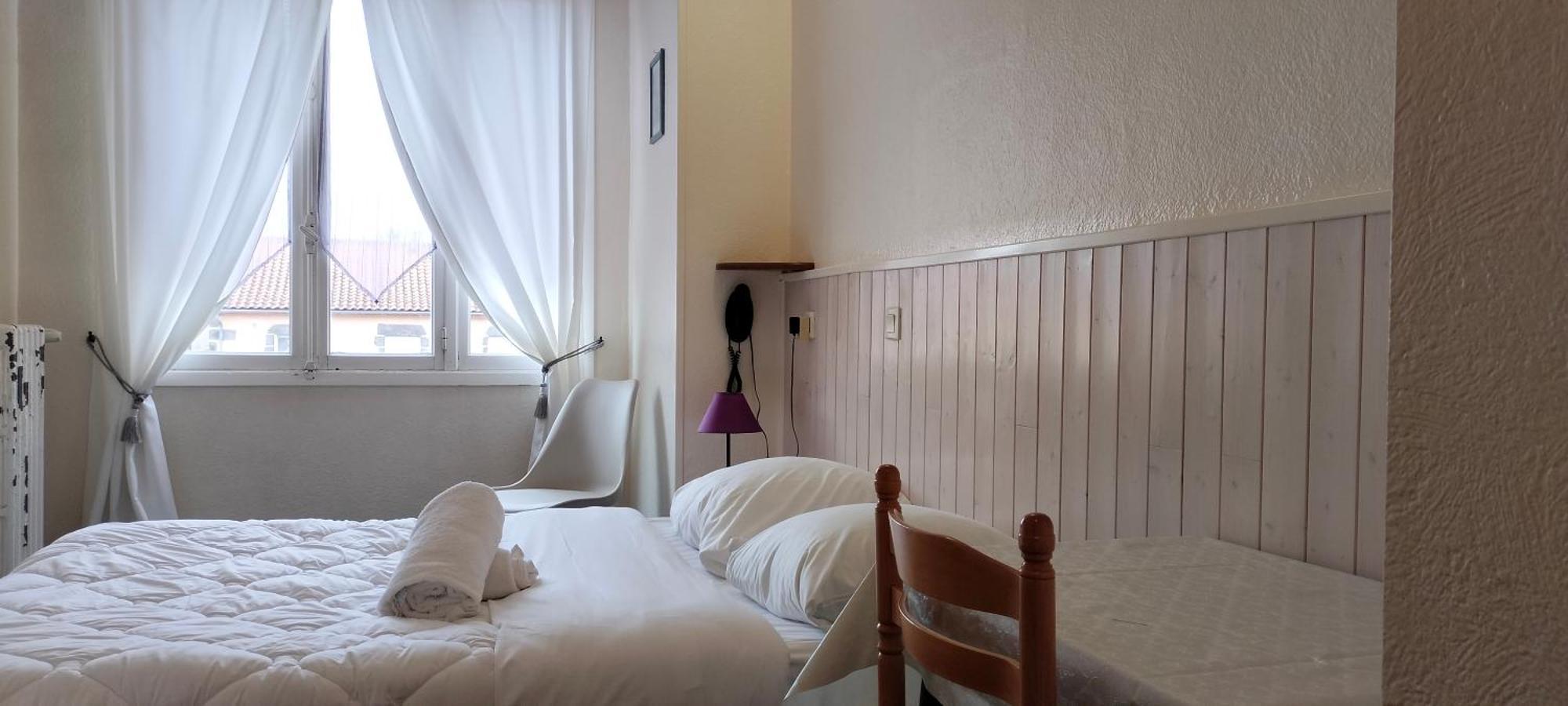 La Caravelle Hotel Riom Room photo